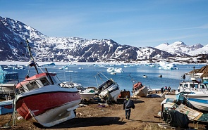 The Arctic Heat Around Greenland
