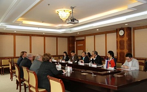 Valdai Club Delegation Meets Representatives of the Center for Russian Studies at East China Normal University