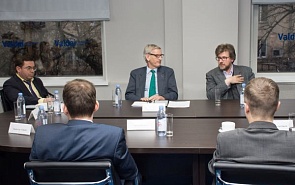 Valdai Club Experts Meet With Carl Bildt